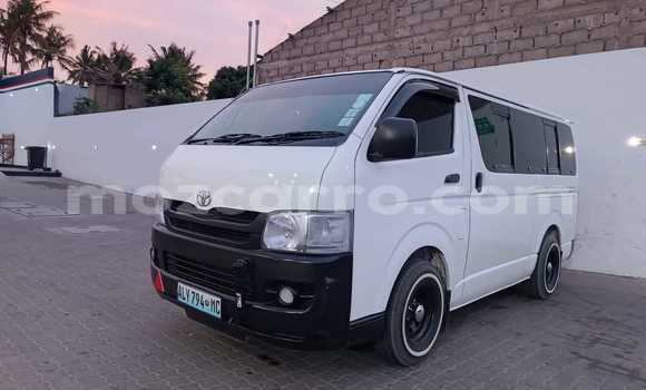 Buy Used Toyota Hiace White Car in Maputo in Maputo Buy Used Toyota Hiace White Car in Maputo in Maputo
