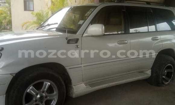 Comprar Usado Toyota Land Cruiser Branco Carro em Maputo em Maputo Comprar Usado Toyota Land Cruiser Branco Carro em Maputo em Maputo