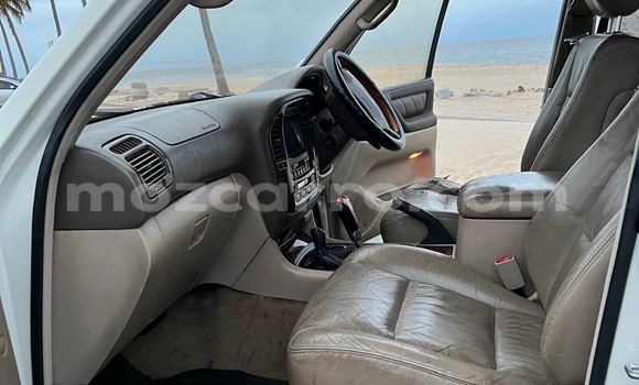 Buy Used Toyota Land Cruiser Prado White Car in Maputo in Maputo Buy Used Toyota Land Cruiser Prado White Car in Maputo in Maputo