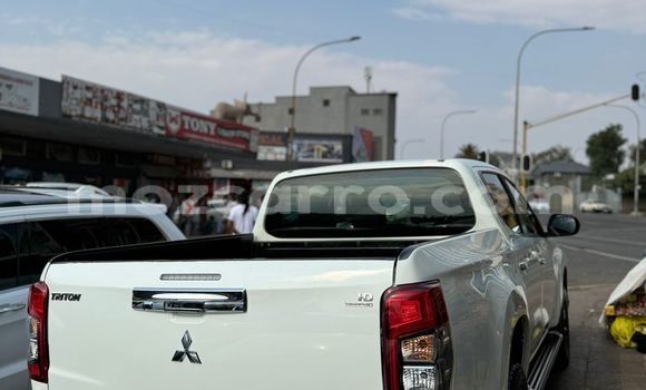 Comprar Novo Mitsubishi Triton Branco Carro em Maputo em Maputo Comprar Novo Mitsubishi Triton Branco Carro em Maputo em Maputo