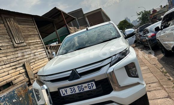 Comprar Novo Mitsubishi Triton Branco Carro em Maputo em Maputo Comprar Novo Mitsubishi Triton Branco Carro em Maputo em Maputo