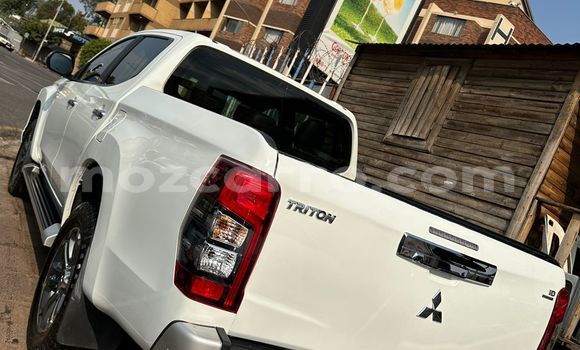 Comprar Novo Mitsubishi Triton Branco Carro em Maputo em Maputo Comprar Novo Mitsubishi Triton Branco Carro em Maputo em Maputo
