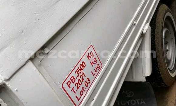 Comprar Usado Toyota Dyna Branco Carro em Maputo em Maputo Comprar Usado Toyota Dyna Branco Carro em Maputo em Maputo