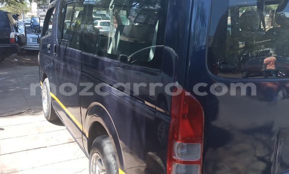 Nunua Ilio tumika Toyota Hiace Bluu Gari ndani ya Maputo nchini Maputo Nunua Ilio tumika Toyota Hiace Bluu Gari ndani ya Maputo nchini Maputo