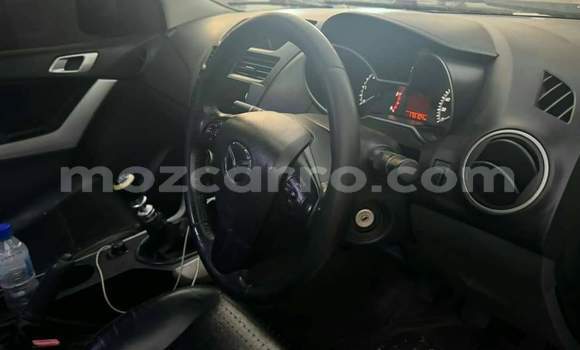 Nunua Ilio tumika Mazda BT-50 Nyeupe Gari ndani ya Maputo nchini Maputo Nunua Ilio tumika Mazda BT-50 Nyeupe Gari ndani ya Maputo nchini Maputo