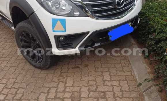 Comprar Usado Mazda BT-50 Branco Carro em Maputo em Maputo