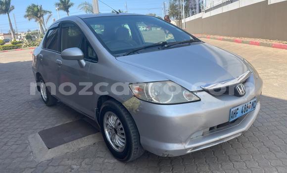 Nunua Ilio tumika Honda Fit Aria Nyingine Gari ndani ya Maputo nchini Maputo