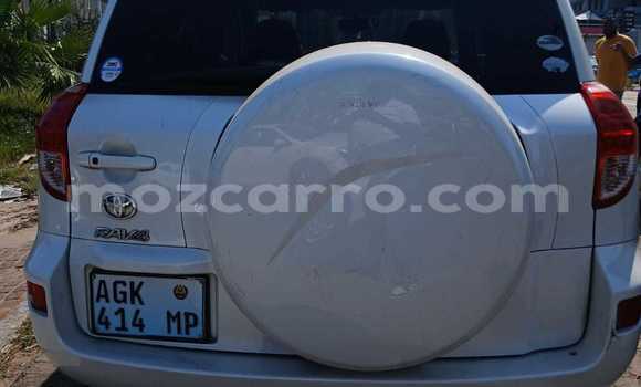 Nunua Ilio tumika Toyota RAV4 Nyeupe Gari ndani ya Maputo nchini Maputo Nunua Ilio tumika Toyota RAV4 Nyeupe Gari ndani ya Maputo nchini Maputo