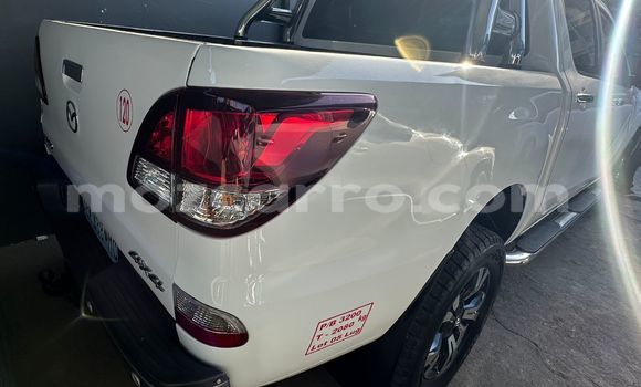 Comprar Usado Mazda BT-50 Branco Carro em Maputo em Maputo Comprar Usado Mazda BT-50 Branco Carro em Maputo em Maputo