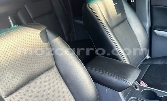Comprar Usado Mazda BT-50 Branco Carro em Maputo em Maputo Comprar Usado Mazda BT-50 Branco Carro em Maputo em Maputo