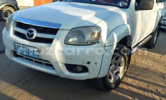 Comprar Usado Mazda BT-50 Branco Carro em Maputo em Maputo Comprar Usado Mazda BT-50 Branco Carro em Maputo em Maputo