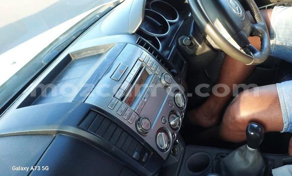 Comprar Usado Mazda BT-50 Branco Carro em Maputo em Maputo Comprar Usado Mazda BT-50 Branco Carro em Maputo em Maputo