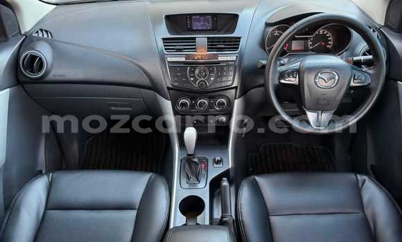 Comprar Usado Mazda BT-50 Branco Carro em Maputo em Maputo Comprar Usado Mazda BT-50 Branco Carro em Maputo em Maputo