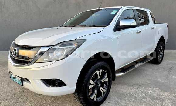 Comprar Usado Mazda BT-50 Branco Carro em Maputo em Maputo Comprar Usado Mazda BT-50 Branco Carro em Maputo em Maputo
