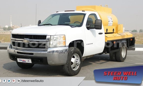 Comprar Importar Chevrolet Silverado Branco Carro em Import - Dubai em Cabo Delgado