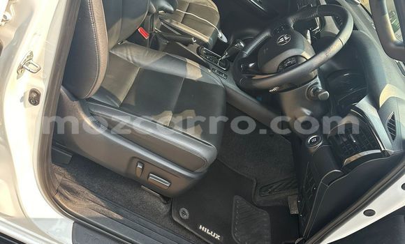 Comprar Novo Toyota Hilux Branco Carro em Maputo em Maputo Comprar Novo Toyota Hilux Branco Carro em Maputo em Maputo