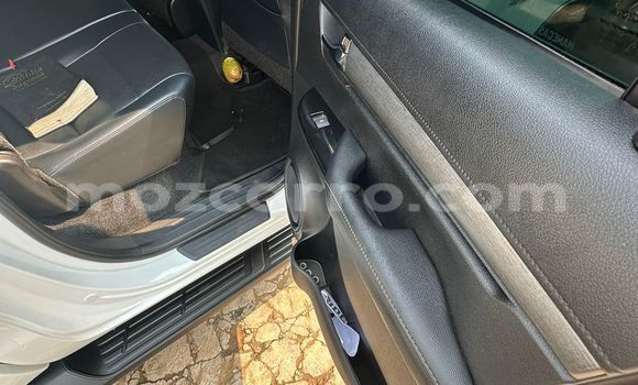 Comprar Novo Toyota Hilux Branco Carro em Maputo em Maputo Comprar Novo Toyota Hilux Branco Carro em Maputo em Maputo
