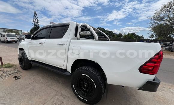 Comprar Usado Toyota Hiluxe Revo Branco Carro em Maputo em Maputo Comprar Usado Toyota Hiluxe Revo Branco Carro em Maputo em Maputo