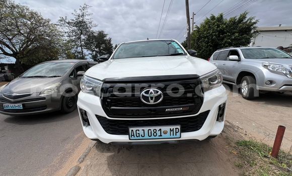 Comprar Usado Toyota Hiluxe Revo Branco Carro em Maputo em Maputo Comprar Usado Toyota Hiluxe Revo Branco Carro em Maputo em Maputo