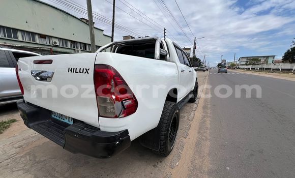 Comprar Usado Toyota Hiluxe Revo Branco Carro em Maputo em Maputo Comprar Usado Toyota Hiluxe Revo Branco Carro em Maputo em Maputo