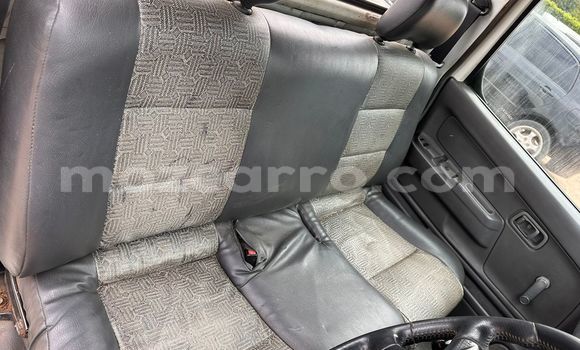 Comprar Usado Nissan Hardbody Branco Carro em Maputo em Maputo Comprar Usado Nissan Hardbody Branco Carro em Maputo em Maputo