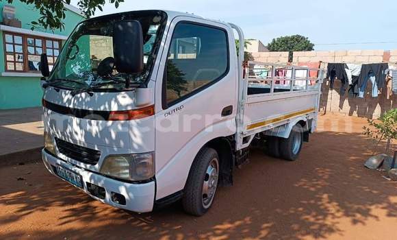 Nunua Ilio tumika Toyota Dyna Nyeupe Gari ndani ya Maputo nchini Maputo Nunua Ilio tumika Toyota Dyna Nyeupe Gari ndani ya Maputo nchini Maputo