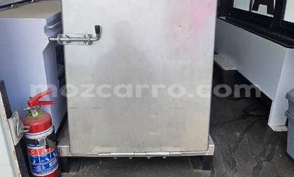 Tenga Tsaru Toyota Land Cruiser Chena Mota in Maputo in Maputo Tenga Tsaru Toyota Land Cruiser Chena Mota in Maputo in Maputo