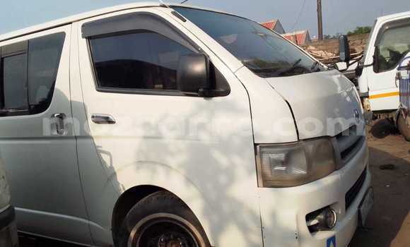 Comprar Usado Toyota Hiace Prata Carro em Maputo em Maputo