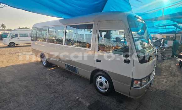 Comprar Usado Toyota Coaster Castanho Carro em Maputo em Maputo