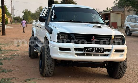 Comprar Usado Mitsubishi Colt Branco Carro em Maputo em Maputo