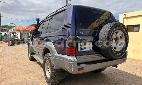 Nunua Ilio tumika Toyota Land Cruiser Prado Bluu Gari ndani ya Maputo nchini Maputo Nunua Ilio tumika Toyota Land Cruiser Prado Bluu Gari ndani ya Maputo nchini Maputo
