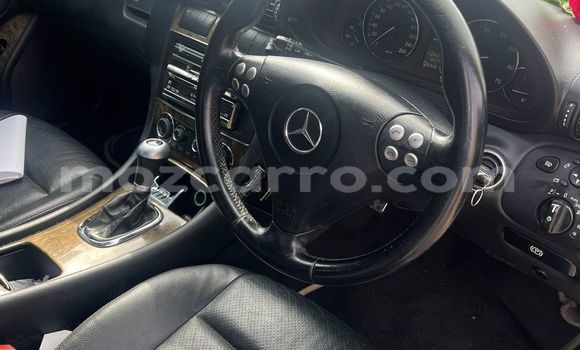 Comprar Usado Mercedes-Benz C180 COUPE Branco Carro em Maputo em Maputo Comprar Usado Mercedes-Benz C180 COUPE Branco Carro em Maputo em Maputo