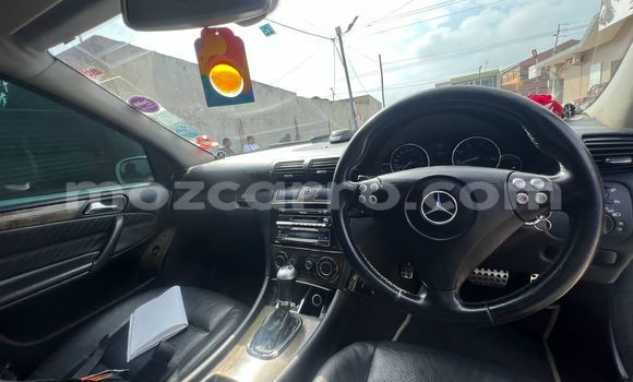 Comprar Usado Mercedes-Benz C180 COUPE Branco Carro em Maputo em Maputo Comprar Usado Mercedes-Benz C180 COUPE Branco Carro em Maputo em Maputo