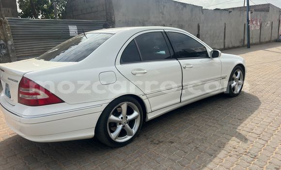 Comprar Usado Mercedes-Benz C180 COUPE Branco Carro em Maputo em Maputo Comprar Usado Mercedes-Benz C180 COUPE Branco Carro em Maputo em Maputo