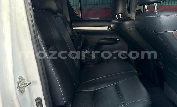 Comprar Usado Toyota Hilux Branco Carro em Maputo em Maputo Comprar Usado Toyota Hilux Branco Carro em Maputo em Maputo