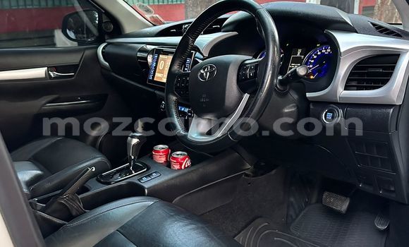 Comprar Usado Toyota Hilux Branco Carro em Maputo em Maputo Comprar Usado Toyota Hilux Branco Carro em Maputo em Maputo