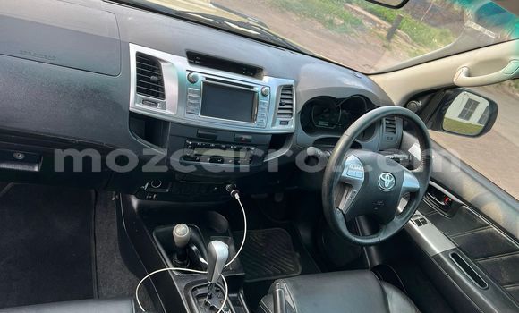 Nunua Ilio tumika Toyota Hilux Brown Gari ndani ya Maputo nchini Maputo Nunua Ilio tumika Toyota Hilux Brown Gari ndani ya Maputo nchini Maputo