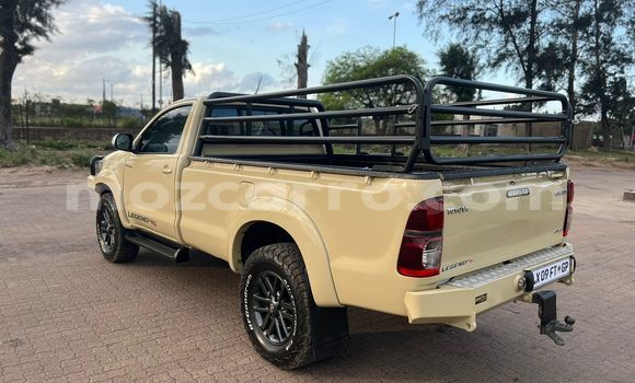 Nunua Ilio tumika Toyota Hilux Brown Gari ndani ya Maputo nchini Maputo Nunua Ilio tumika Toyota Hilux Brown Gari ndani ya Maputo nchini Maputo