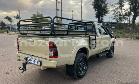 Nunua Ilio tumika Toyota Hilux Brown Gari ndani ya Maputo nchini Maputo Nunua Ilio tumika Toyota Hilux Brown Gari ndani ya Maputo nchini Maputo