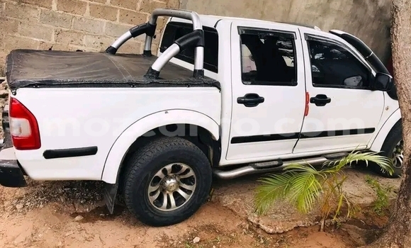 Nunua Ilio tumika Isuzu KB Nyeupe Gari ndani ya Maputo nchini Maputo Nunua Ilio tumika Isuzu KB Nyeupe Gari ndani ya Maputo nchini Maputo