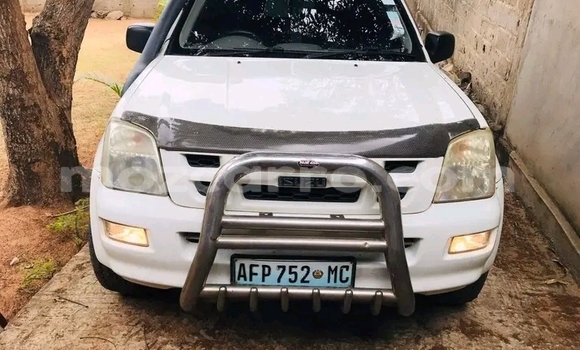 Comprar Usado Isuzu KB Branco Carro em Maputo em Maputo Comprar Usado Isuzu KB Branco Carro em Maputo em Maputo