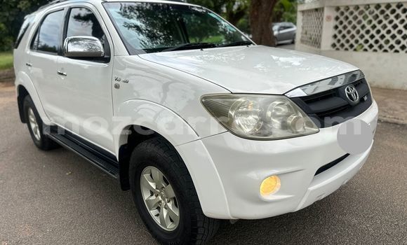 Buy Used Toyota Fortuner White Car in Maputo in Maputo Buy Used Toyota Fortuner White Car in Maputo in Maputo