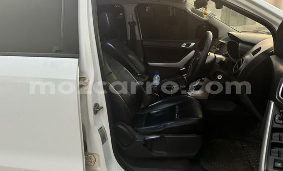 Nunua Ilio tumika Mazda BT-50 Nyeupe Gari ndani ya Maputo nchini Maputo Nunua Ilio tumika Mazda BT-50 Nyeupe Gari ndani ya Maputo nchini Maputo