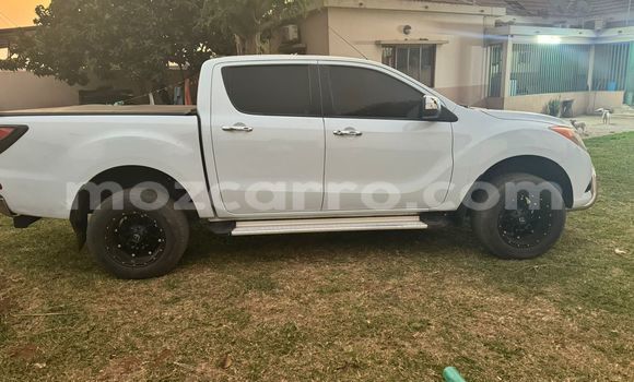 Nunua Ilio tumika Mazda BT-50 Nyeupe Gari ndani ya Maputo nchini Maputo Nunua Ilio tumika Mazda BT-50 Nyeupe Gari ndani ya Maputo nchini Maputo