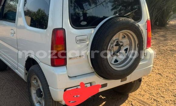 Nunua Ilio tumika Suzuki Jimny Nyeupe Gari ndani ya Maputo nchini Maputo Nunua Ilio tumika Suzuki Jimny Nyeupe Gari ndani ya Maputo nchini Maputo