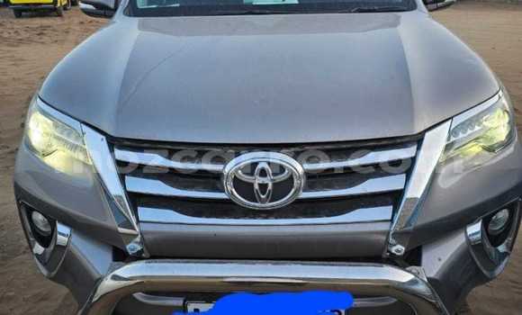 Comprar Usado Toyota Fortuner De outros Carro em Maputo em Maputo