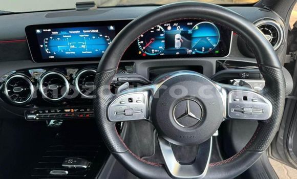 Comprar Novo Mercedes-Benz A200 Prata Carro em Maputo em Maputo Comprar Novo Mercedes-Benz A200 Prata Carro em Maputo em Maputo