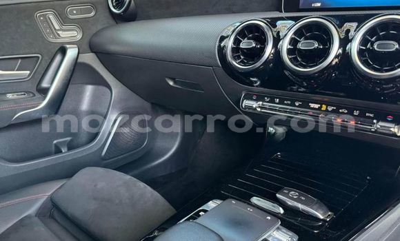 Comprar Novo Mercedes-Benz A200 Prata Carro em Maputo em Maputo Comprar Novo Mercedes-Benz A200 Prata Carro em Maputo em Maputo