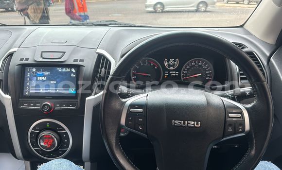 Comprar Novo Isuzu D-MAX Prata Carro em Maputo em Maputo Comprar Novo Isuzu D-MAX Prata Carro em Maputo em Maputo