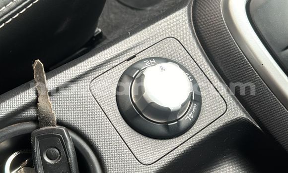 Comprar Novo Isuzu D-MAX Prata Carro em Maputo em Maputo Comprar Novo Isuzu D-MAX Prata Carro em Maputo em Maputo